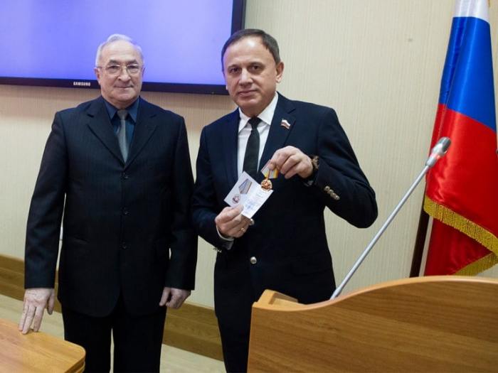 Заместителю председателя Архангельской городской Думы вручили памятную медаль за помощь ветеранскому движению Росгвардии